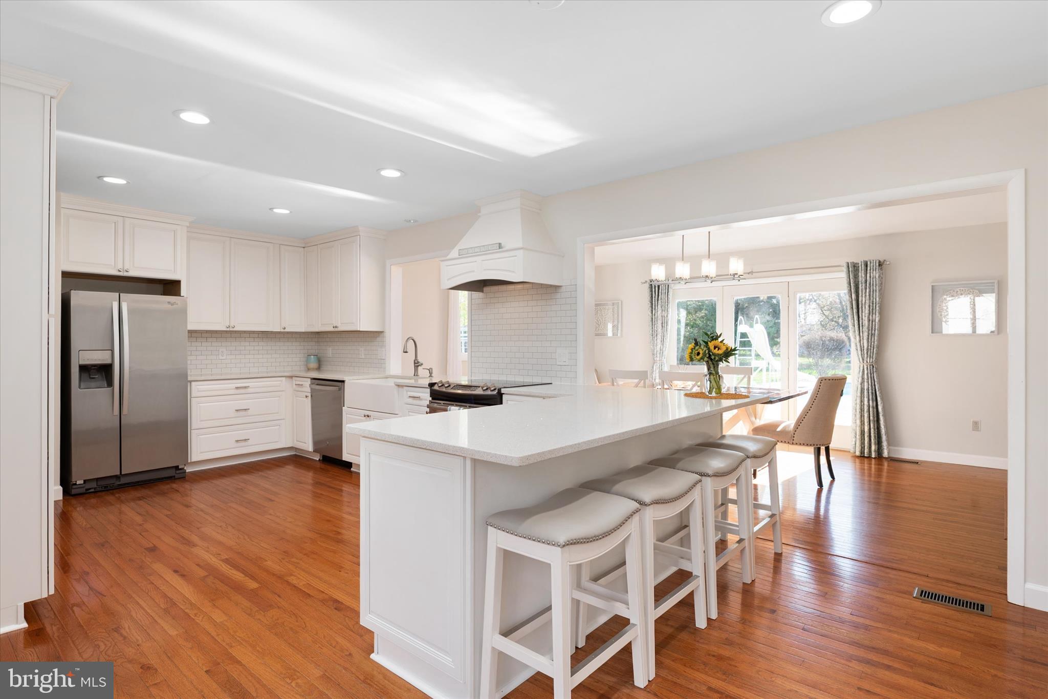 QUEEN ANNE COLONY - Residential