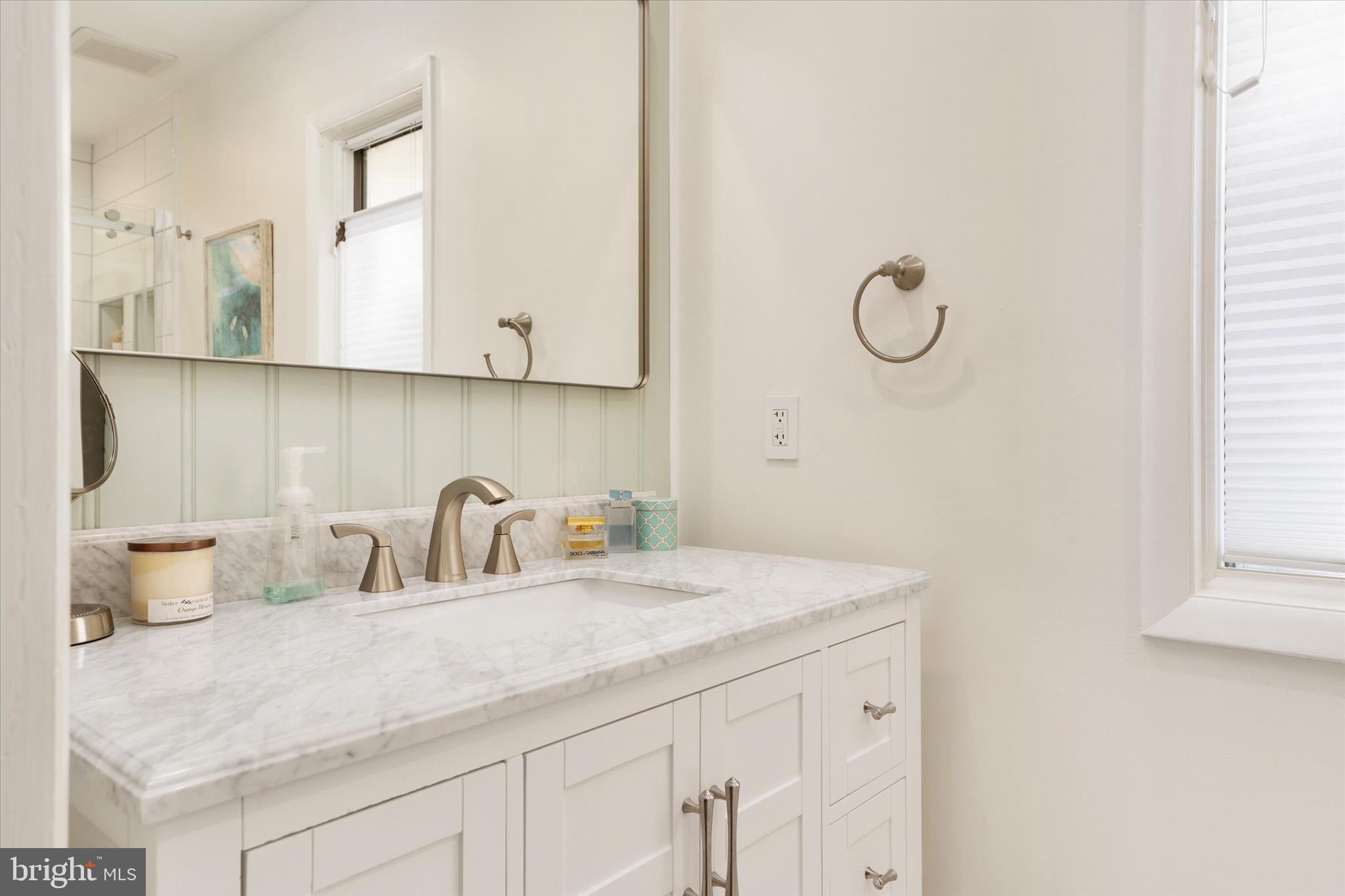 QUEEN ANNE COLONY - Residential