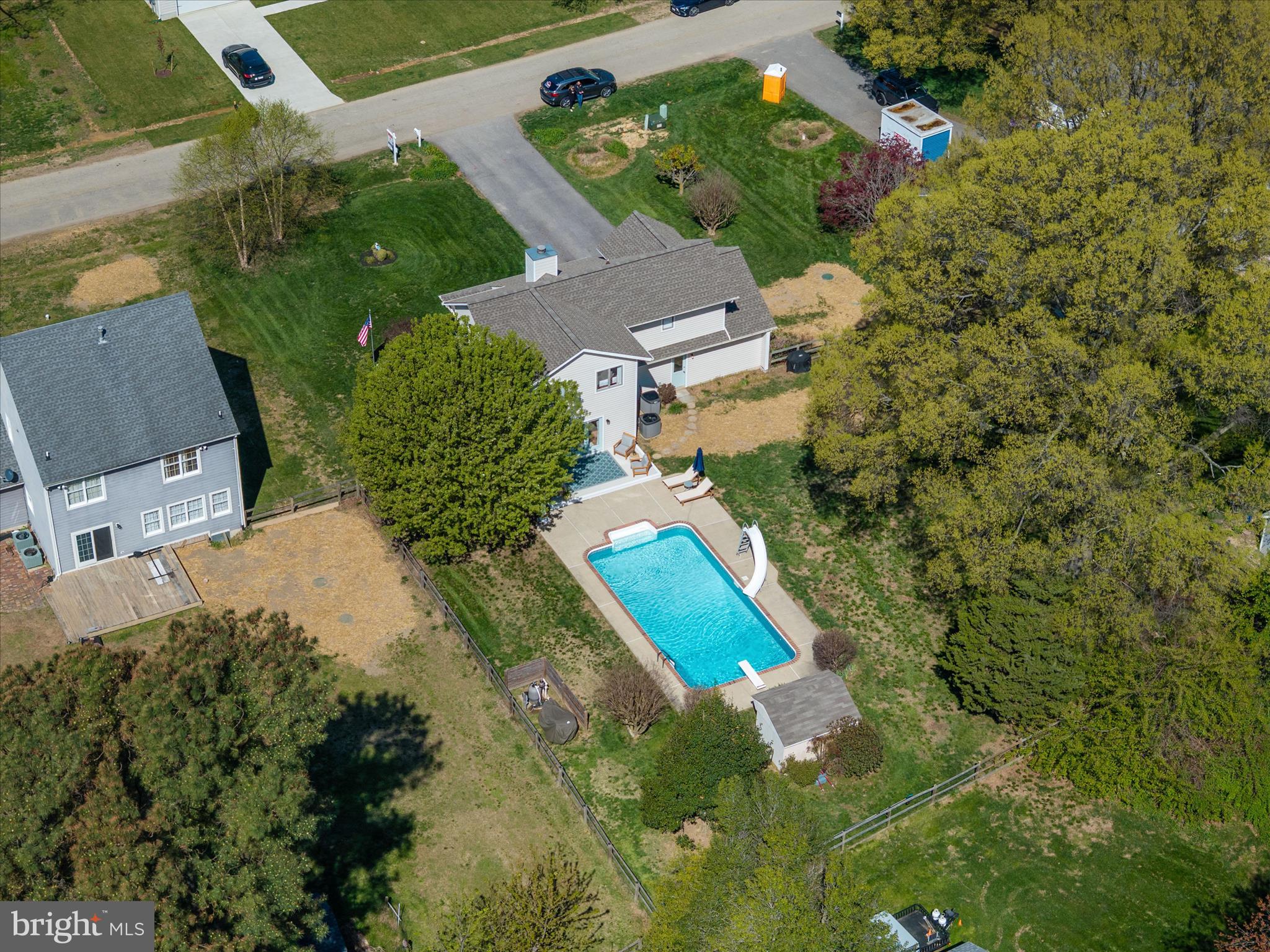 QUEEN ANNE COLONY - Residential