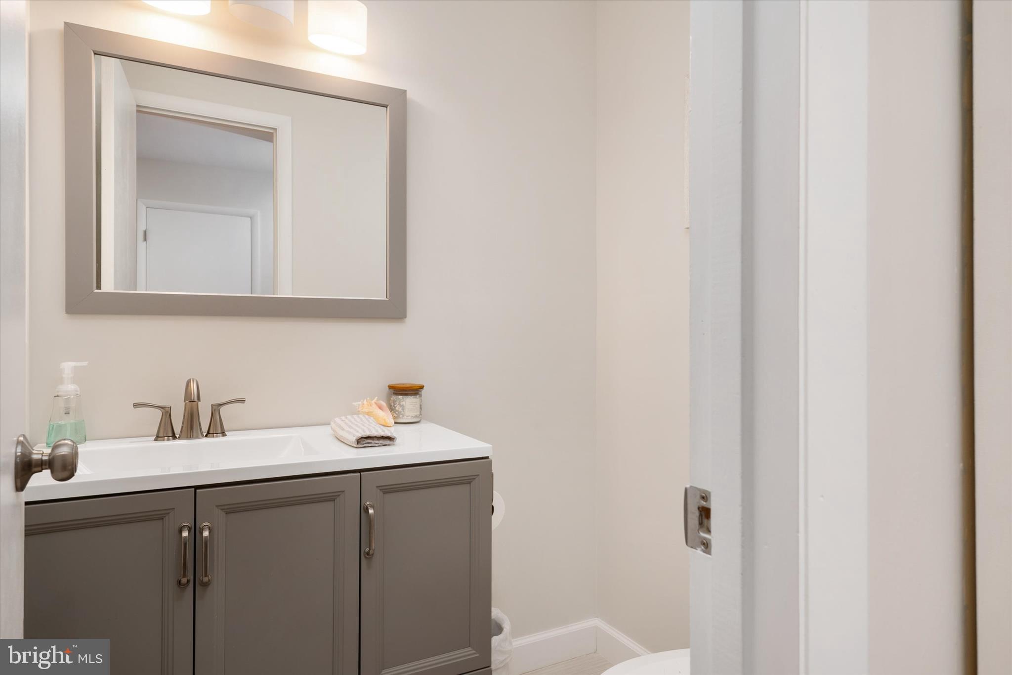 QUEEN ANNE COLONY - Residential