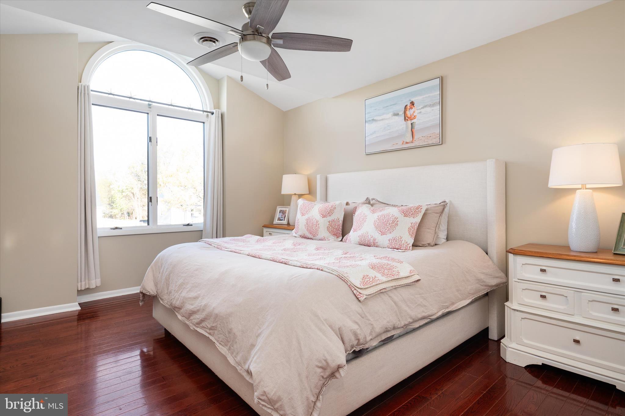 QUEEN ANNE COLONY - Residential