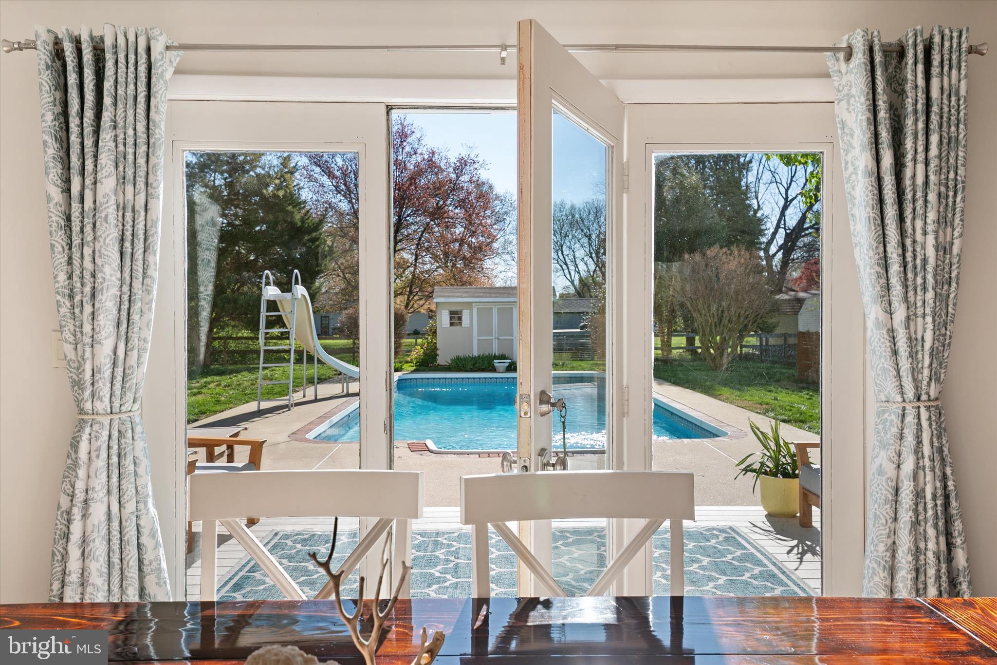 QUEEN ANNE COLONY - Residential