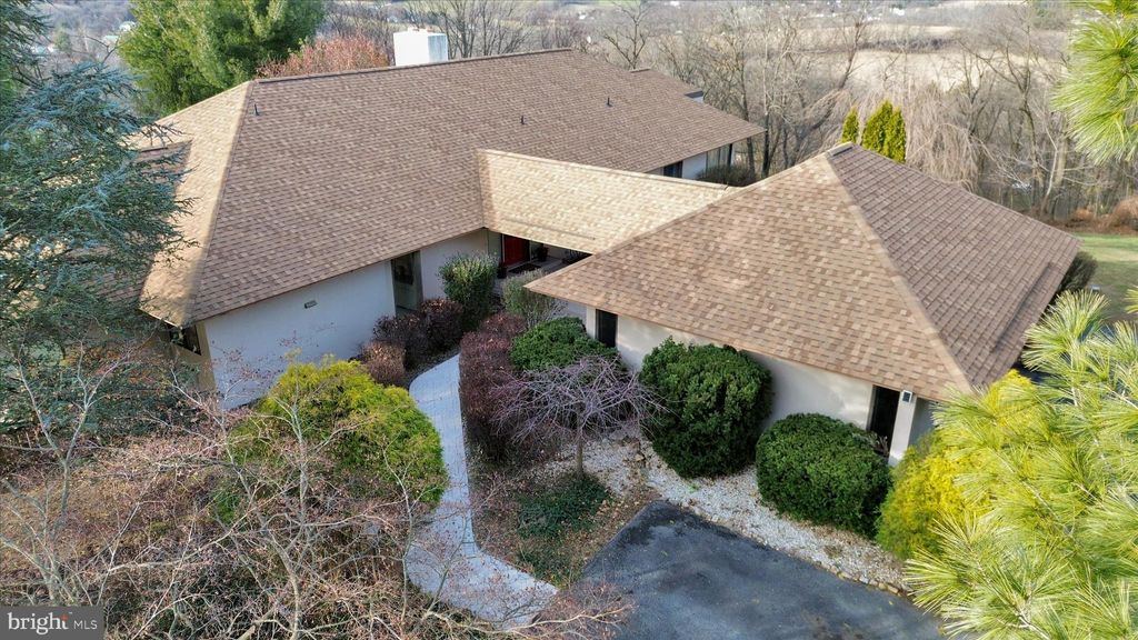 Photo of 653 Scenic Drive, BERNVILLE, PA 19506 (MLS # PABK2066122)