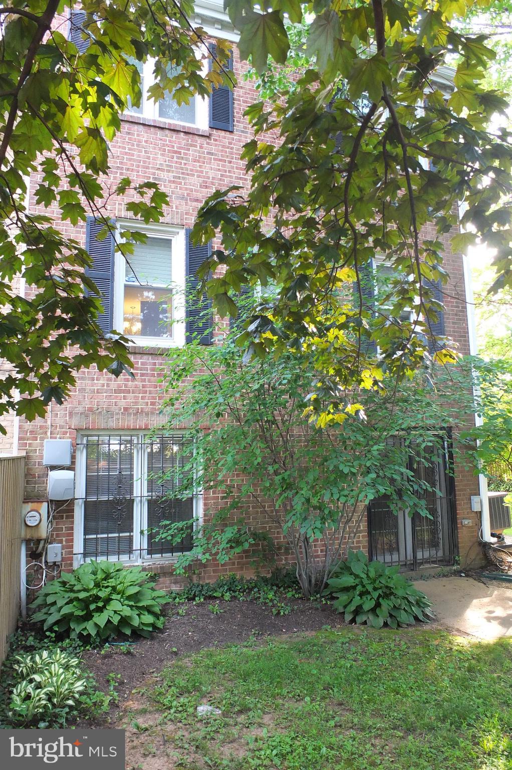 WOODSIDE - Residential