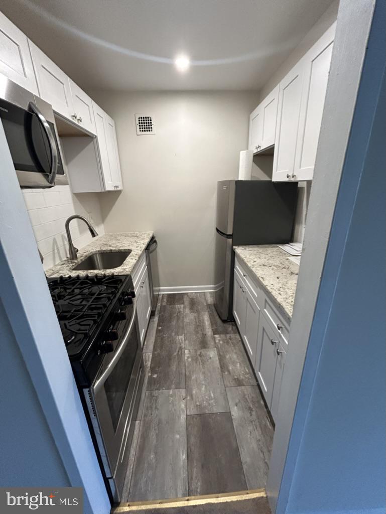 CLEVELAND HOUSE - Residential Lease