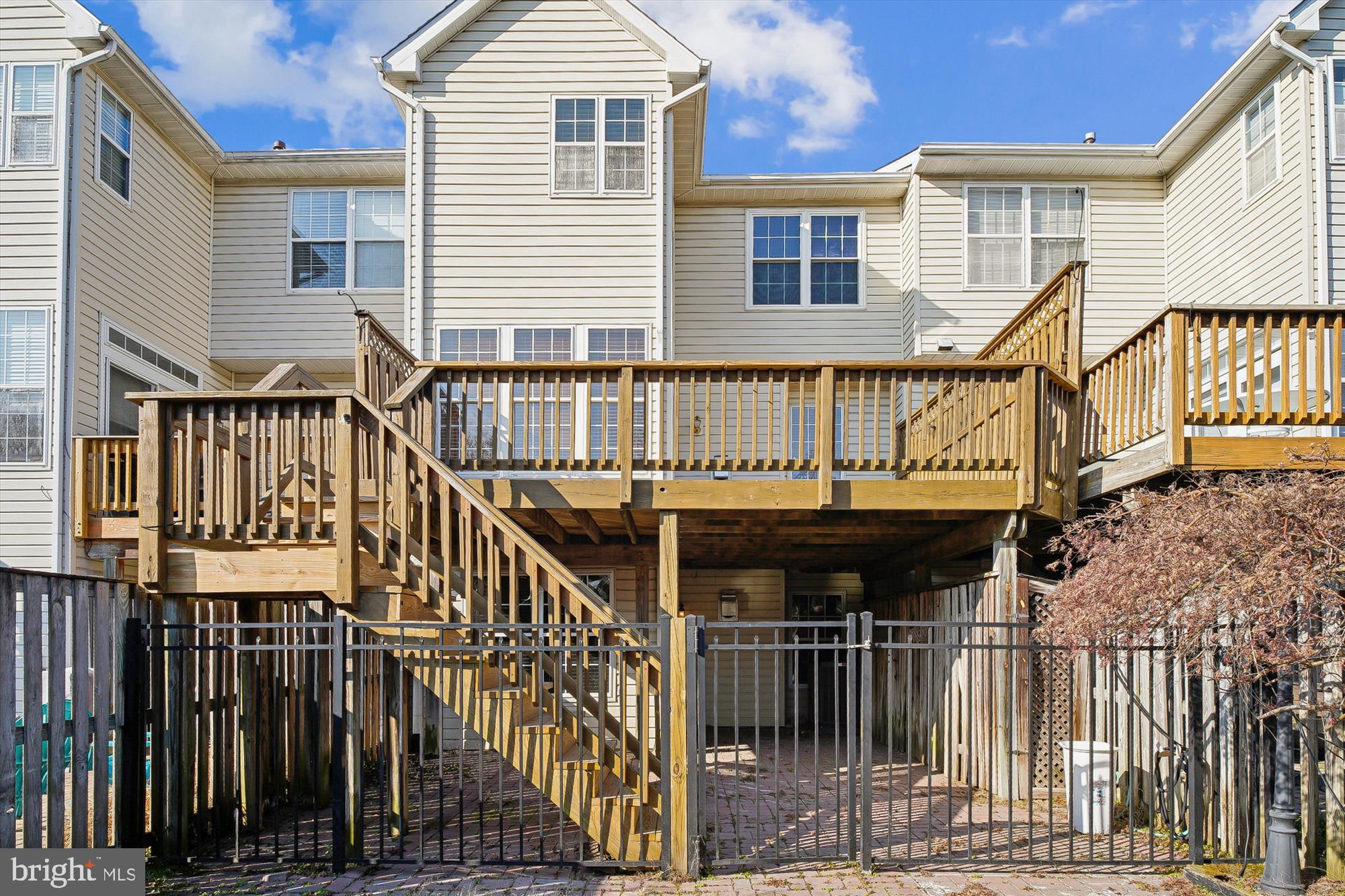 SOUTH RIVER COLONY - Residential Lease