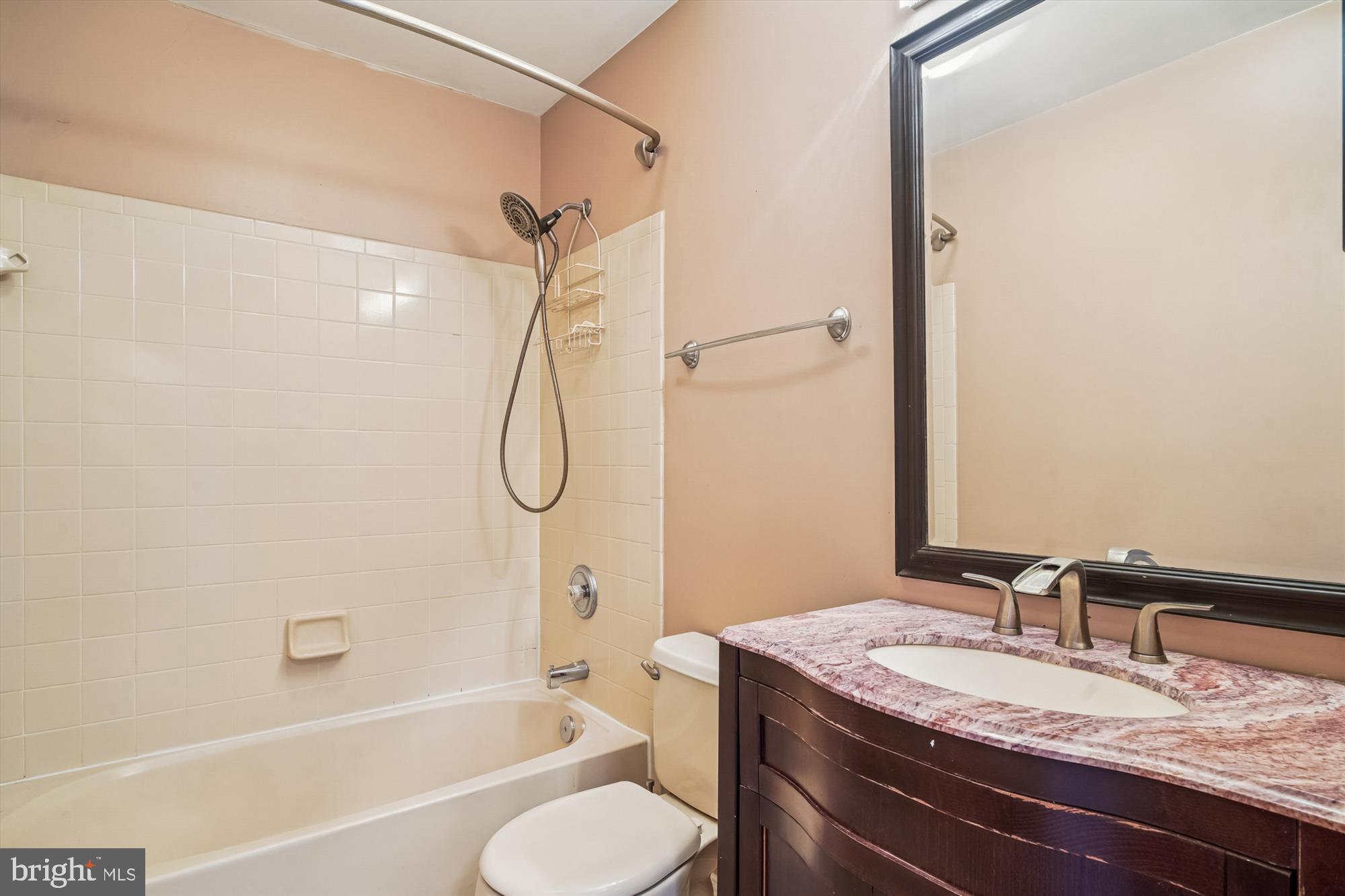 SOUTH RIVER COLONY - Residential Lease