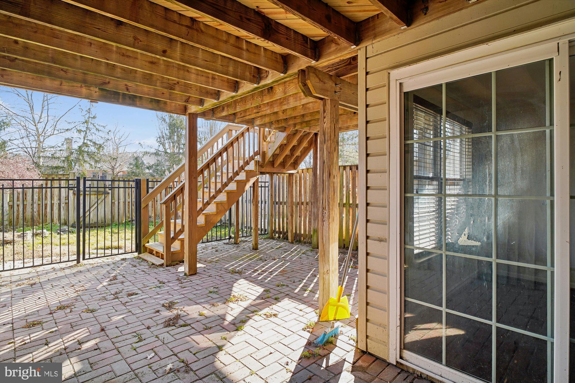 SOUTH RIVER COLONY - Residential Lease