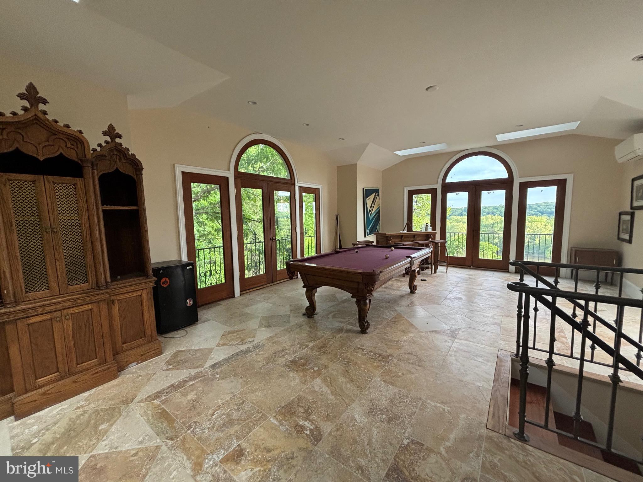 DARNESTOWN OUTSIDE - Residential