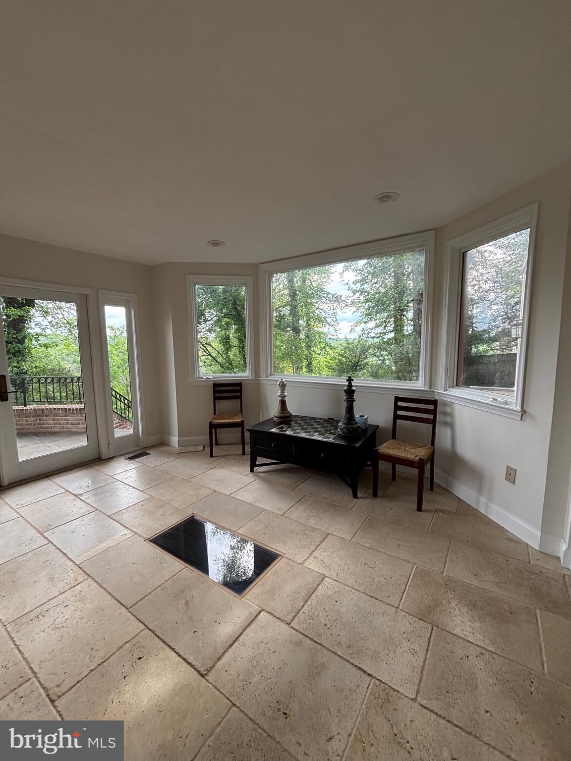 DARNESTOWN OUTSIDE - Residential