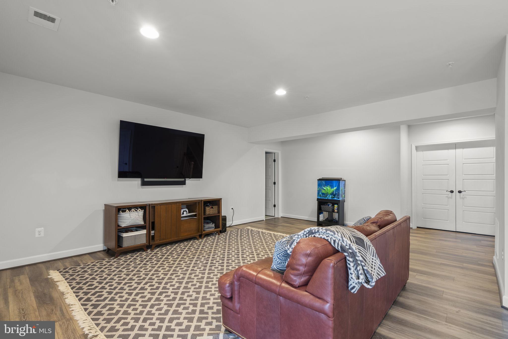 CABIN BRANCH - Residential