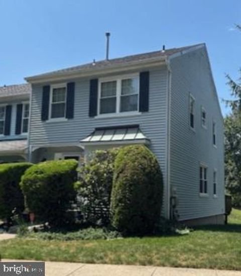 61 LIBERTY DRIVE LANGHORNE PA 19047