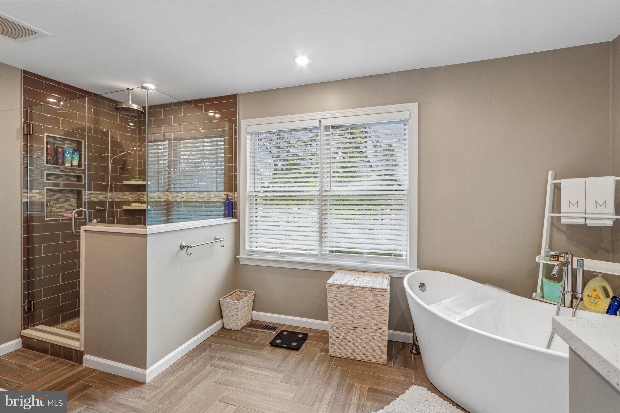 GLENHARDIE - Residential