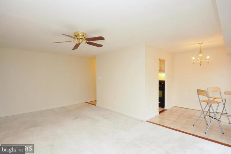 SUMMERTREE CONDO APTS - Residential Lease