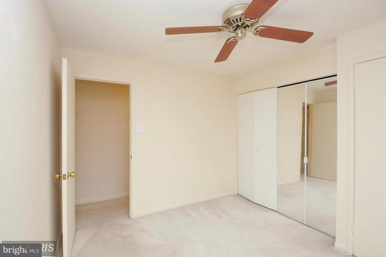 SUMMERTREE CONDO APTS - Residential Lease