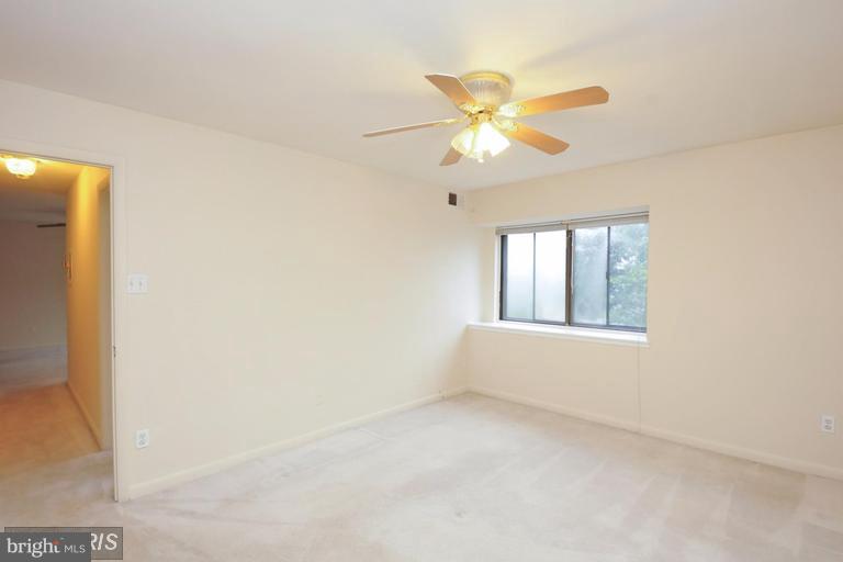 SUMMERTREE CONDO APTS - Residential Lease