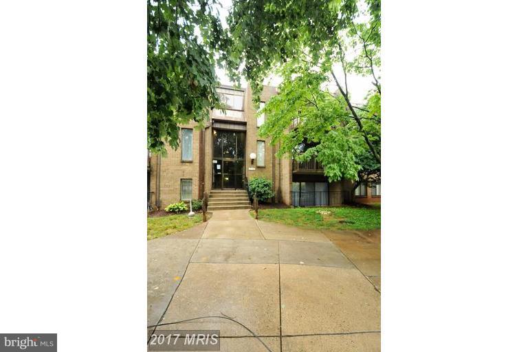 SUMMERTREE CONDO APTS - Residential Lease