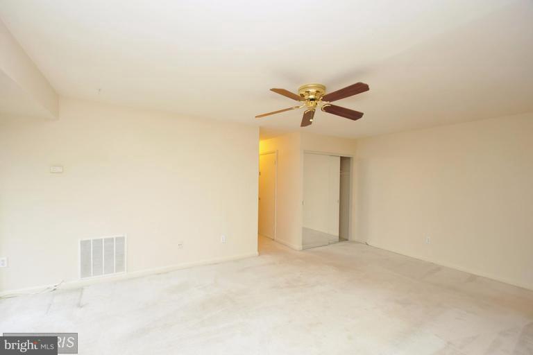 SUMMERTREE CONDO APTS - Residential Lease