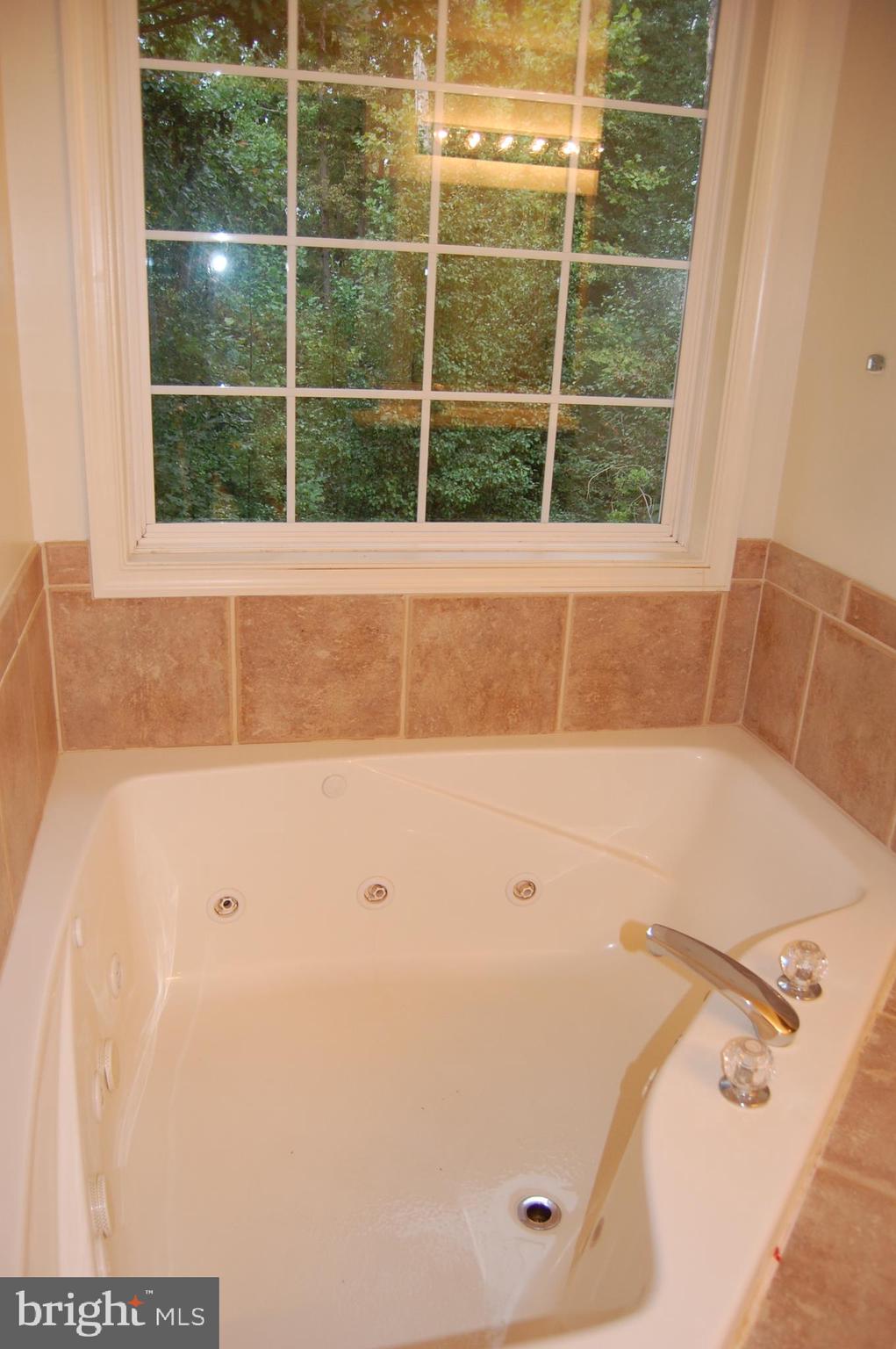 MADISON OAKS - Residential Lease