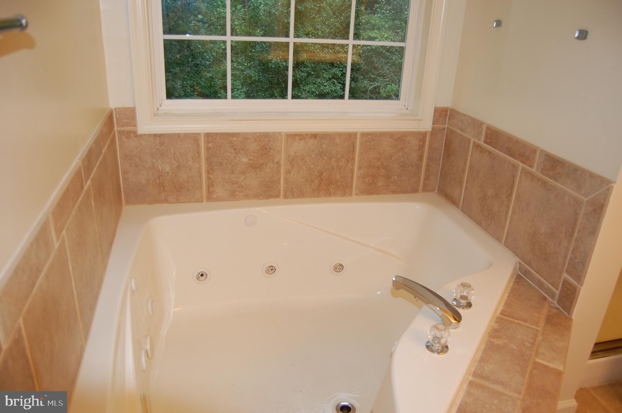 MADISON OAKS - Residential Lease