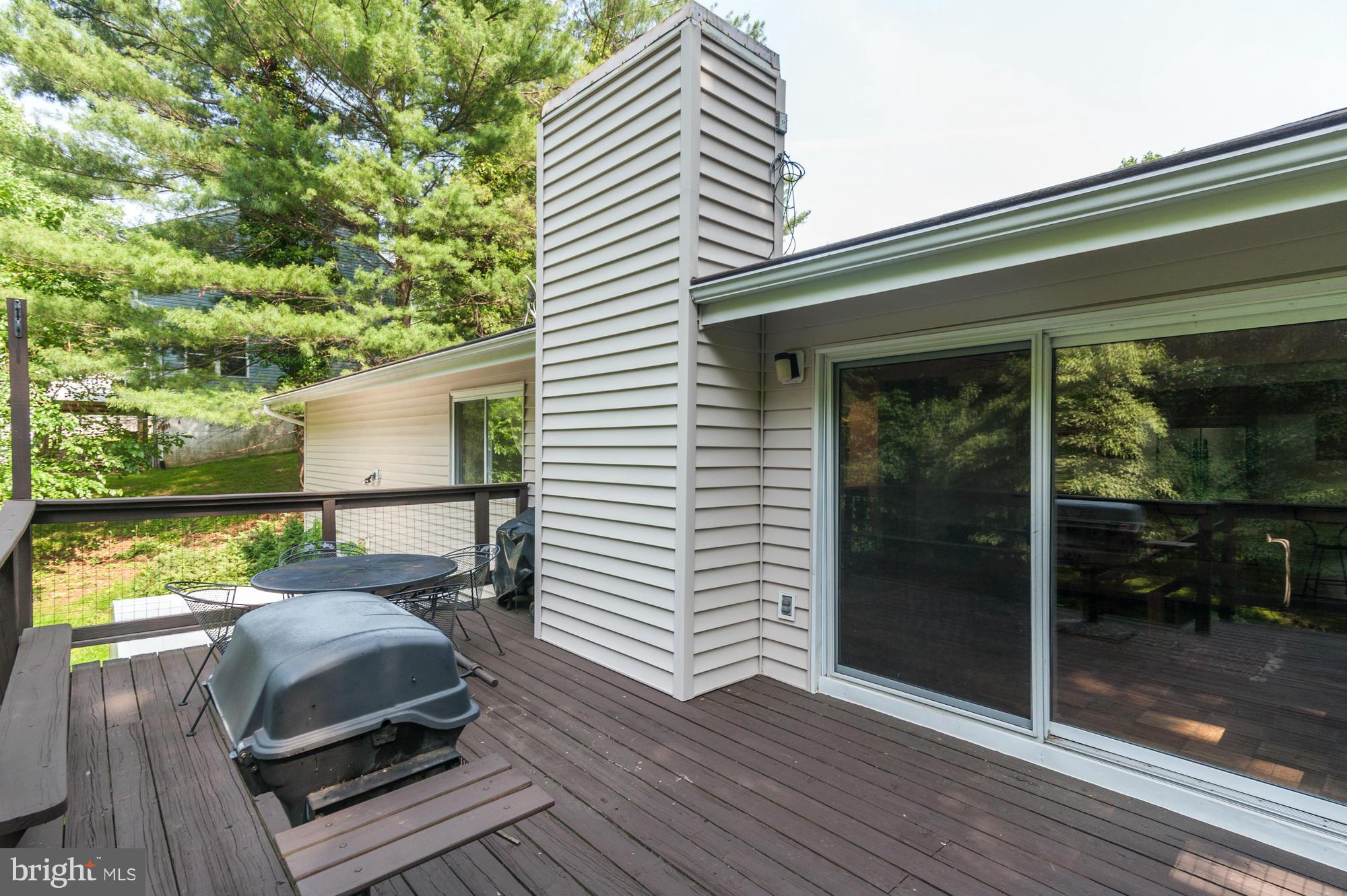 QUINCE ORCHARD MANOR - Residential