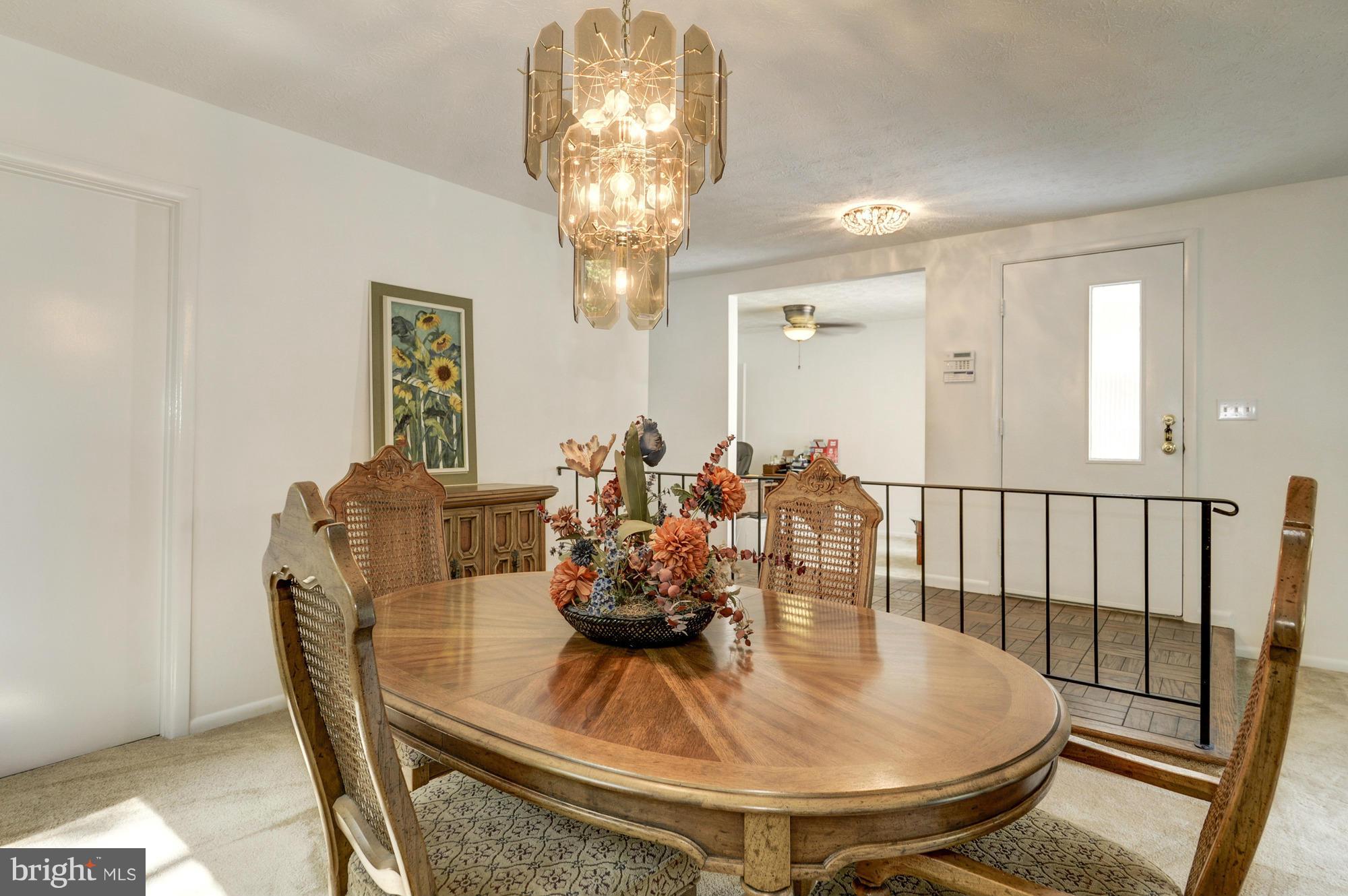 QUINCE ORCHARD MANOR - Residential