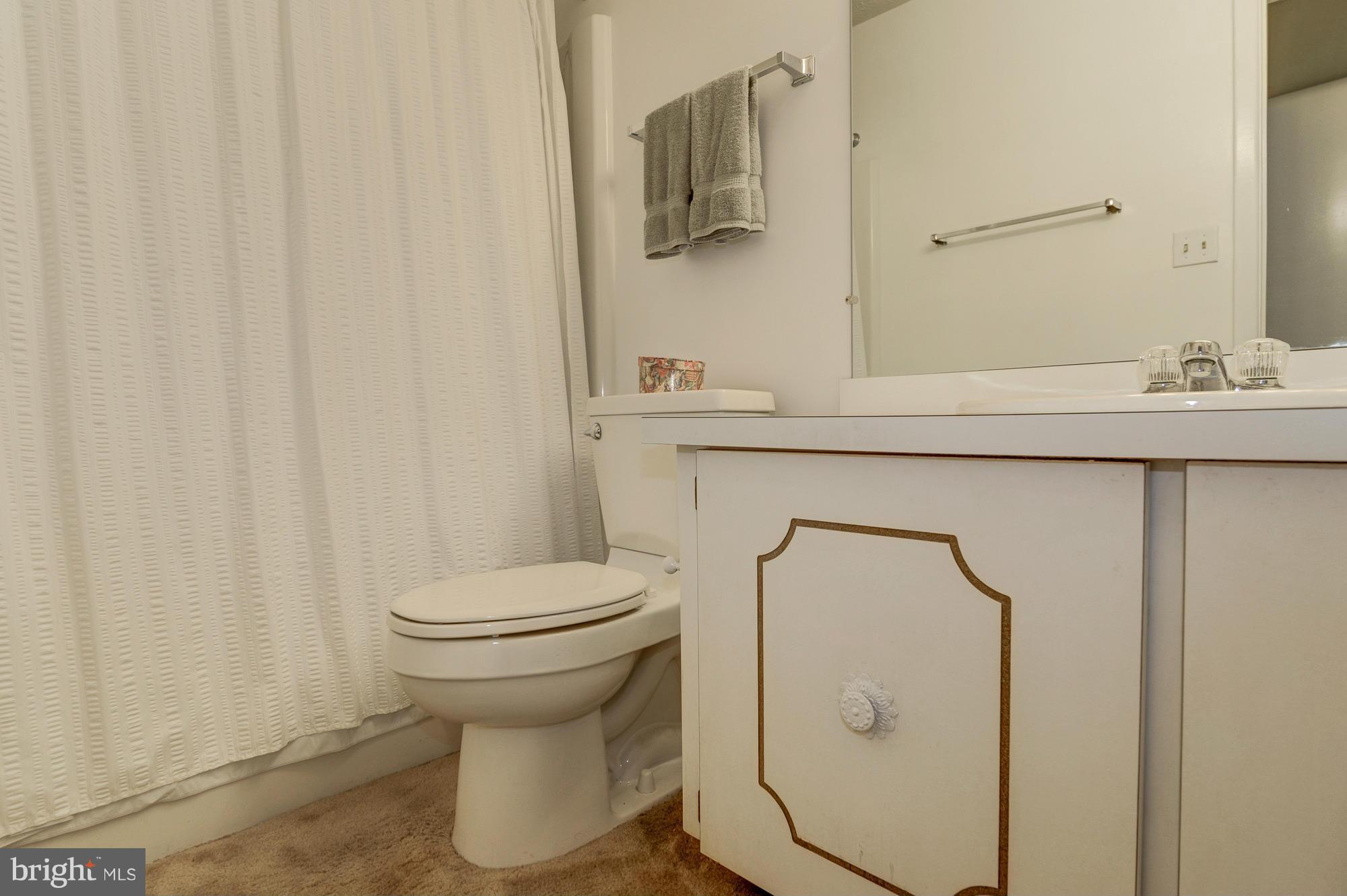 QUINCE ORCHARD MANOR - Residential