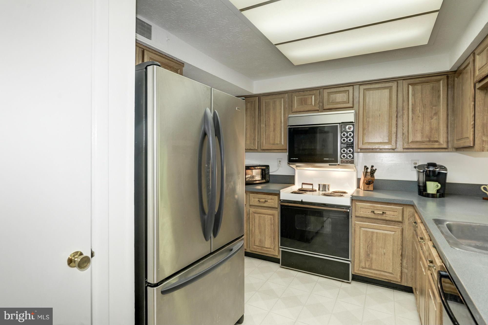 QUINCE ORCHARD MANOR - Residential