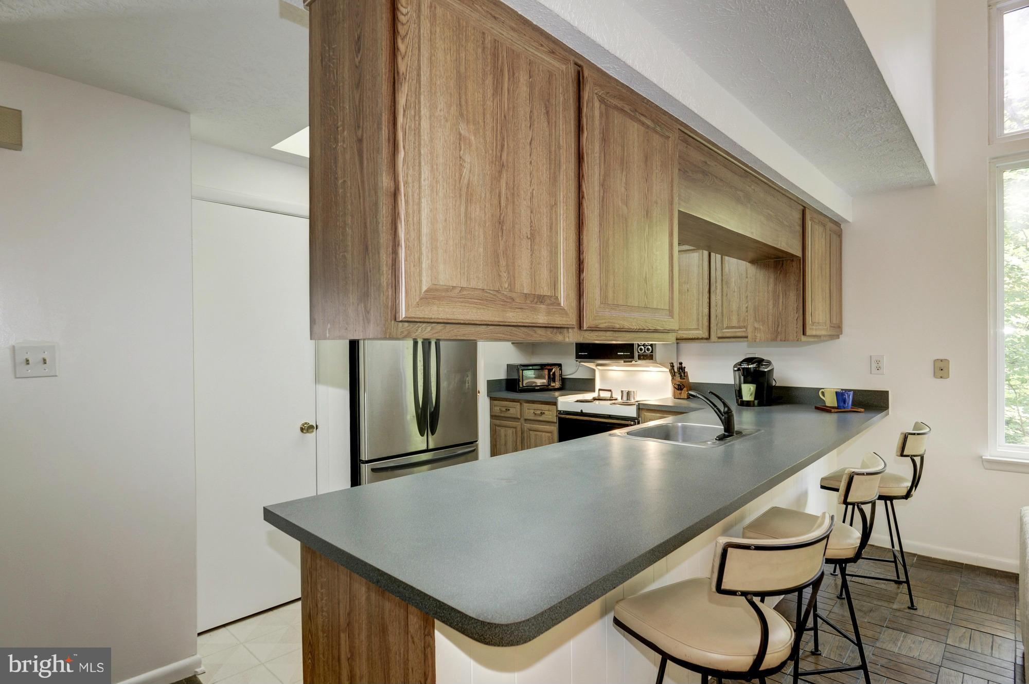 QUINCE ORCHARD MANOR - Residential