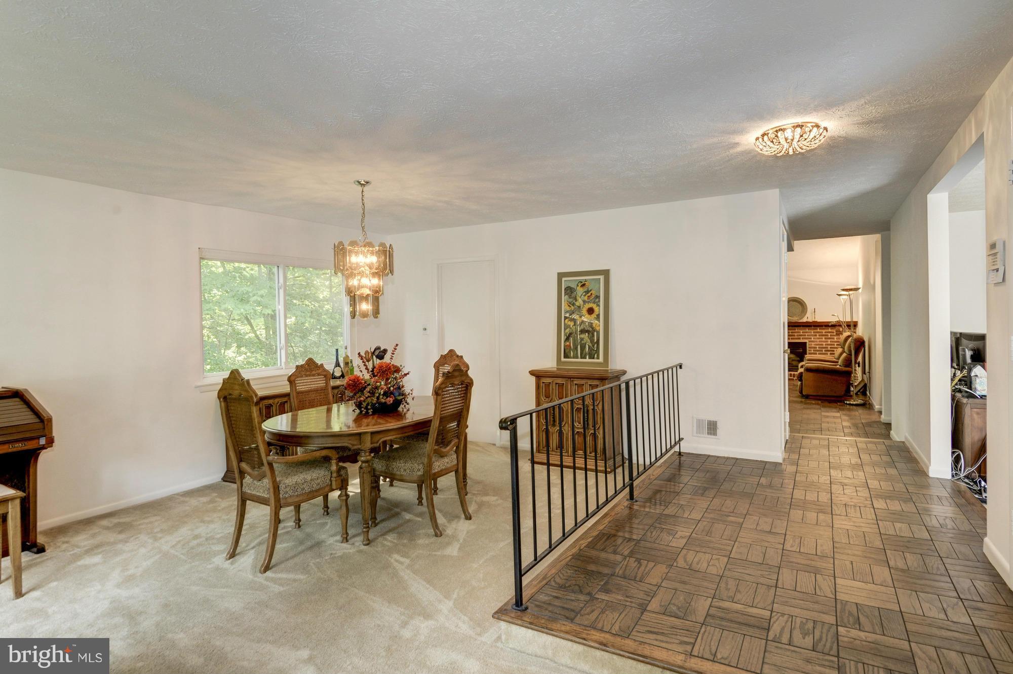 QUINCE ORCHARD MANOR - Residential