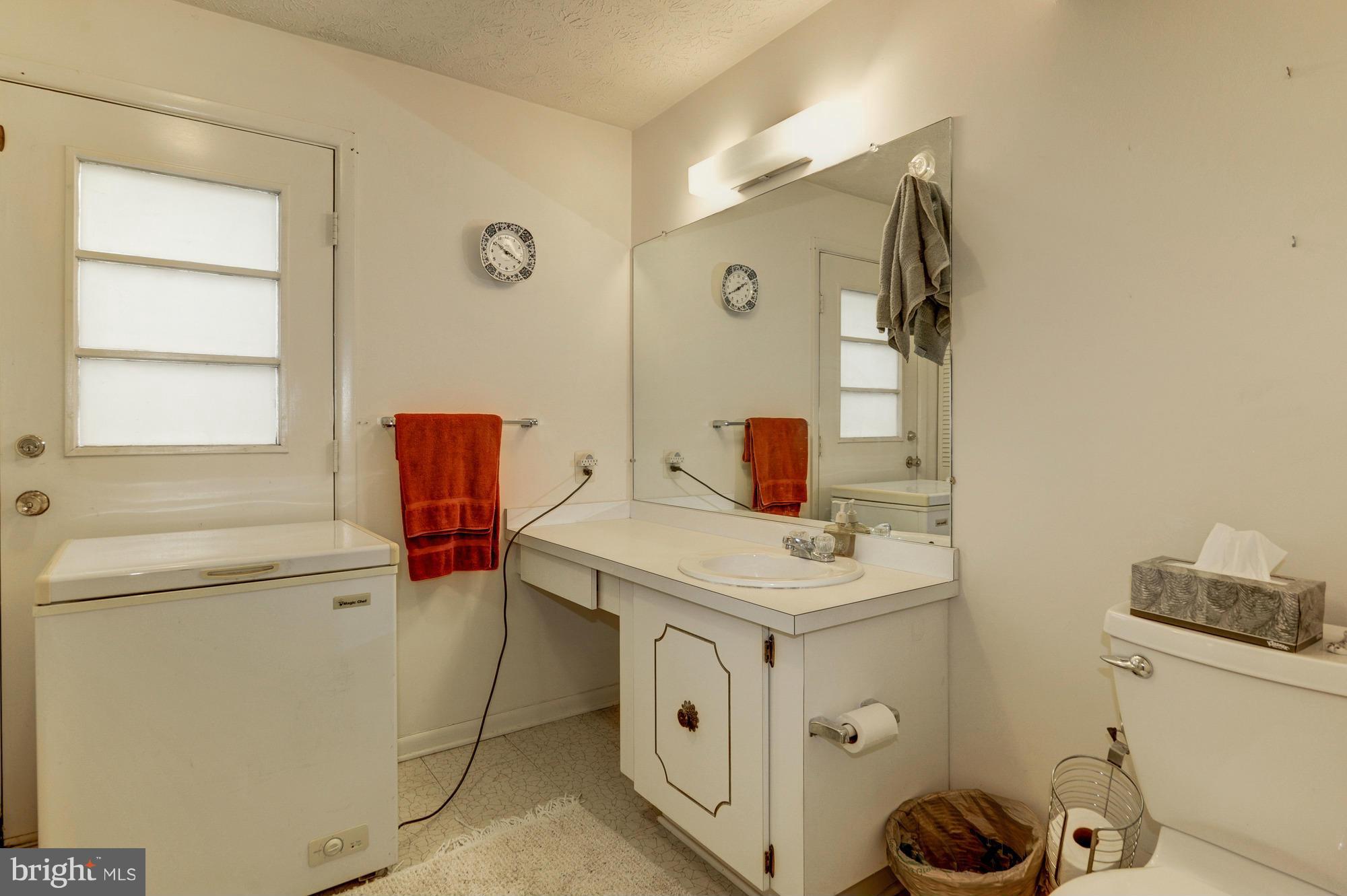 QUINCE ORCHARD MANOR - Residential