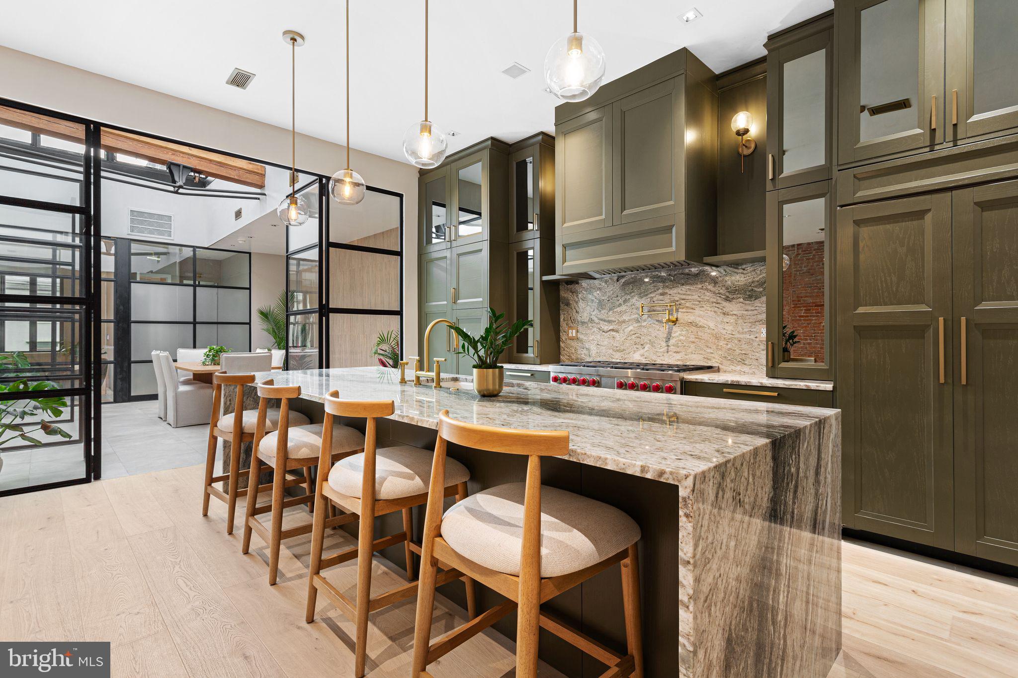 RITTENHOUSE SQUARE - Commercial Sale