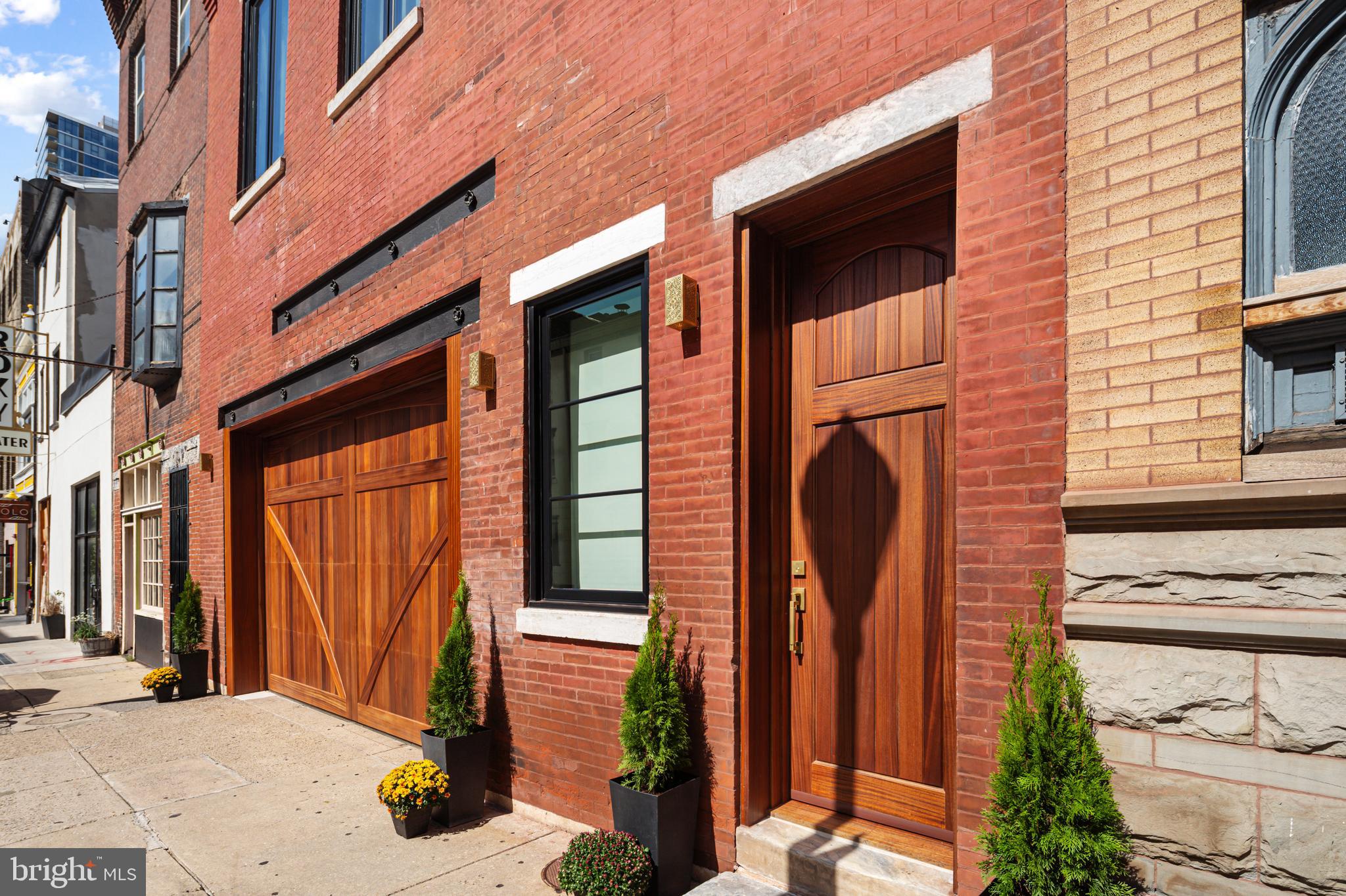 RITTENHOUSE SQUARE - Commercial Sale