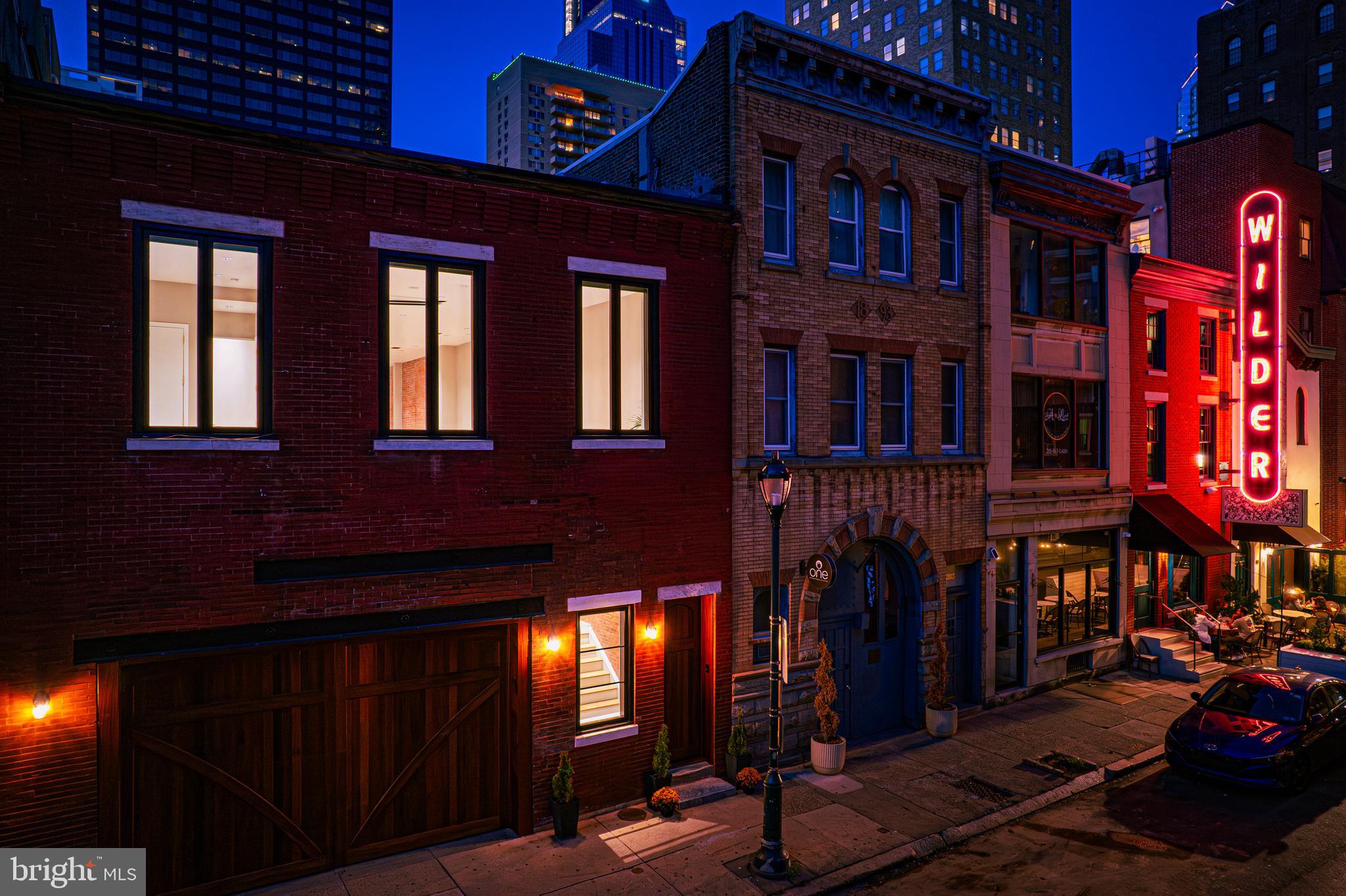 RITTENHOUSE SQUARE - Commercial Sale