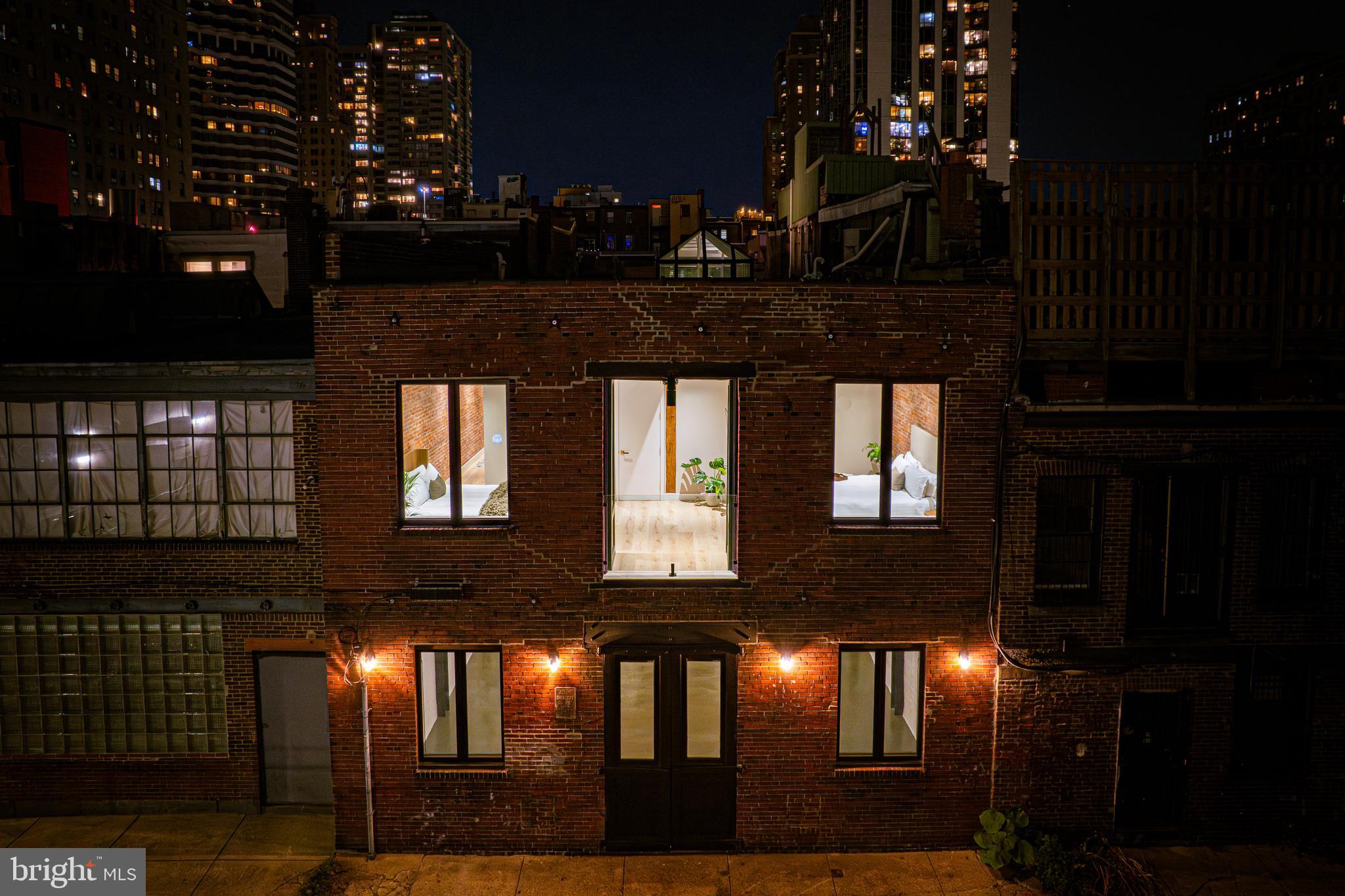 RITTENHOUSE SQUARE - Commercial Sale