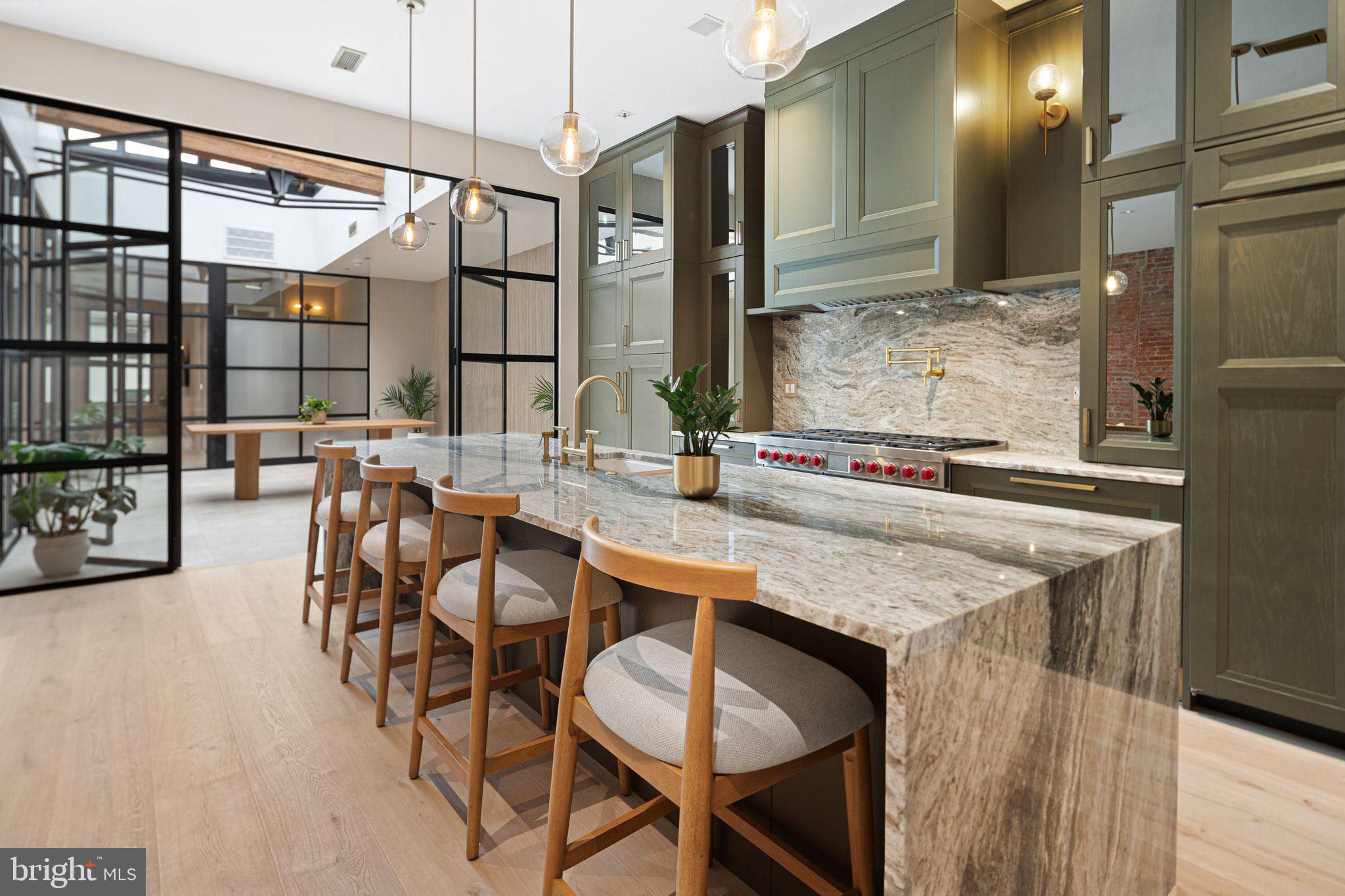 RITTENHOUSE SQUARE - Commercial Sale