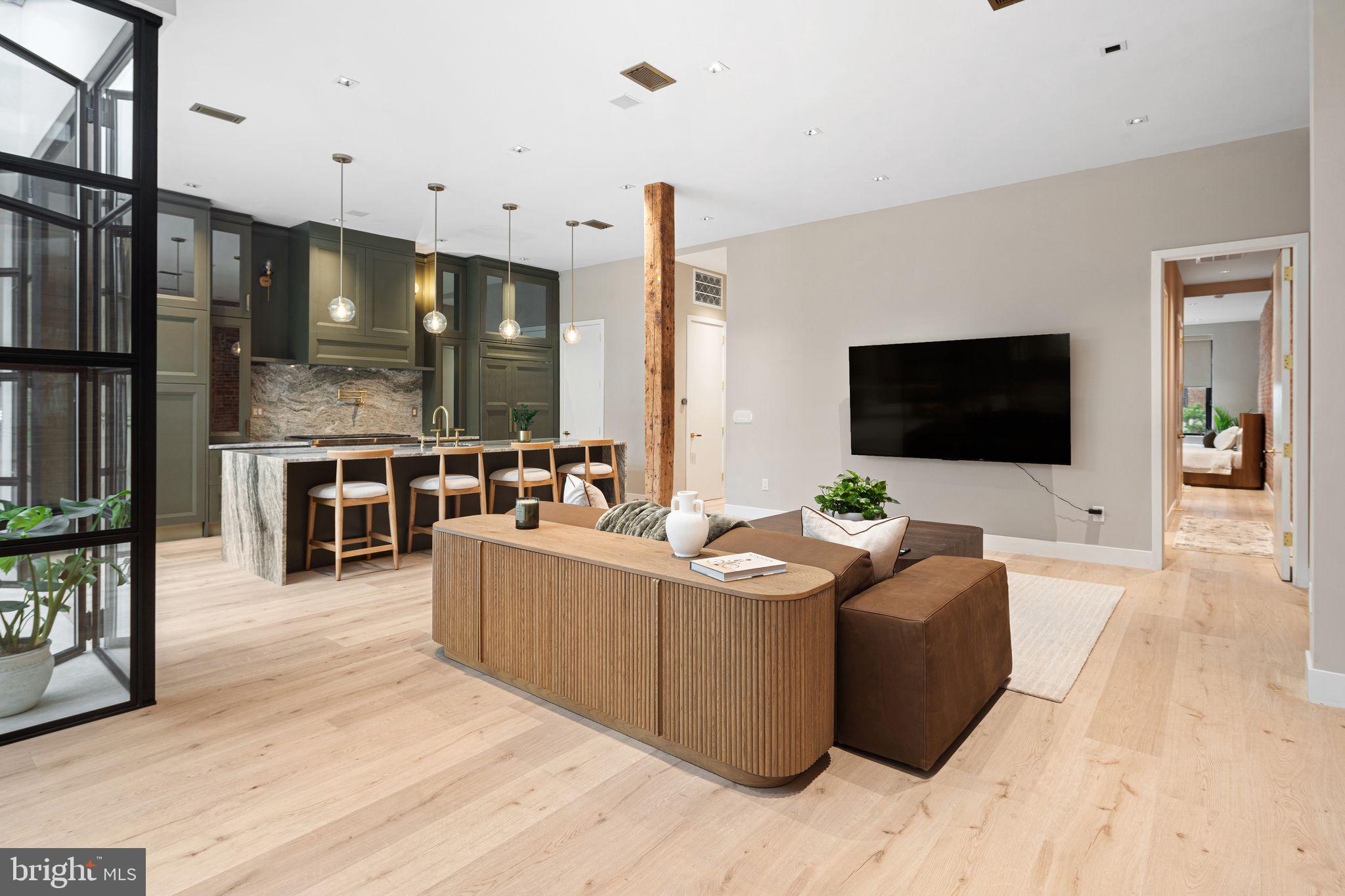 RITTENHOUSE SQUARE - Commercial Sale