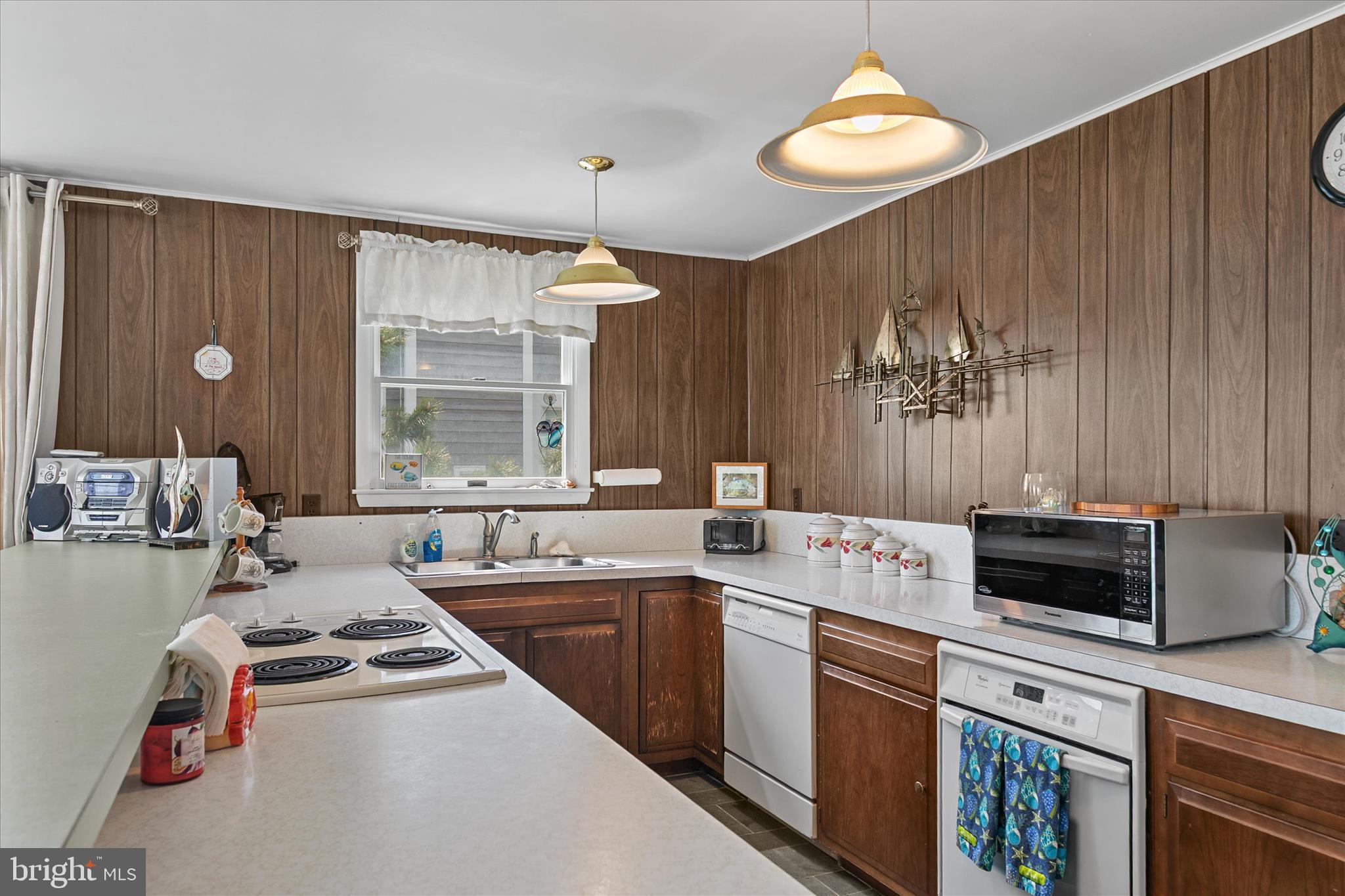 MIDDLESEX BEACH - Residential