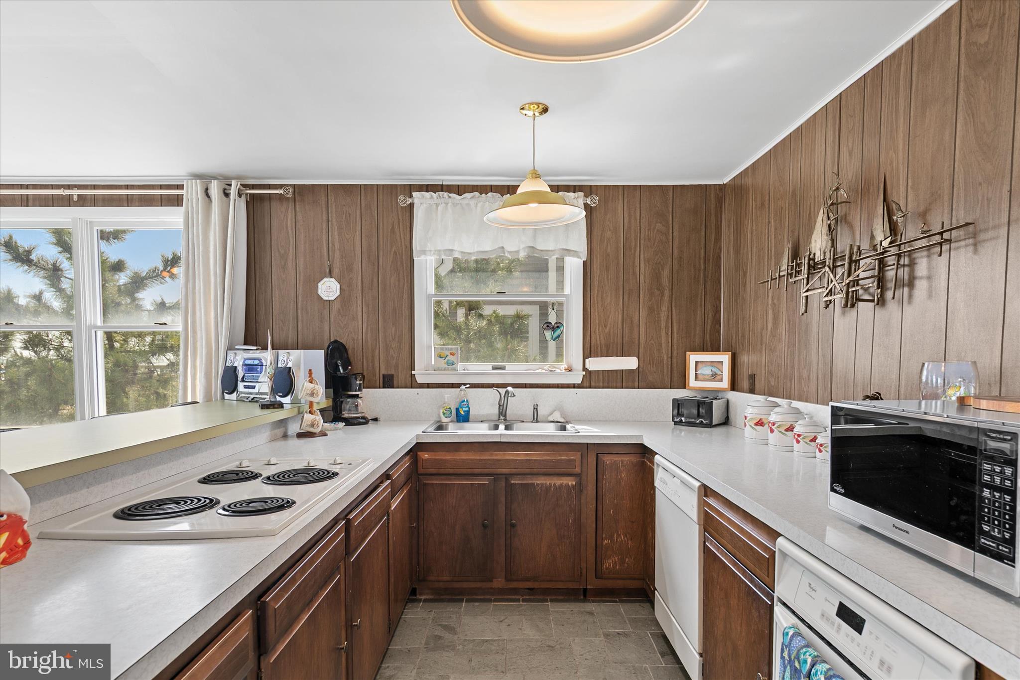 MIDDLESEX BEACH - Residential