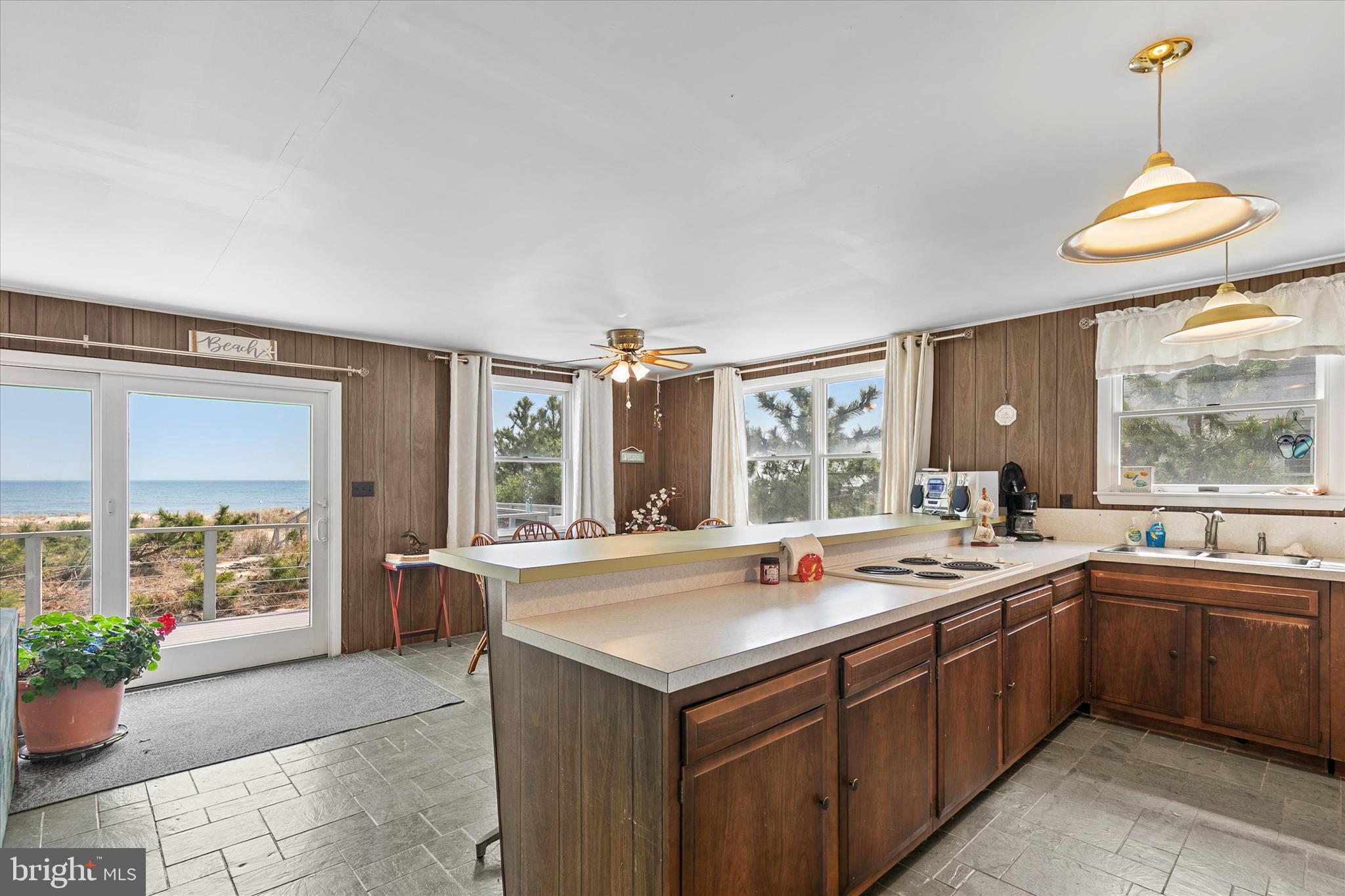MIDDLESEX BEACH - Residential