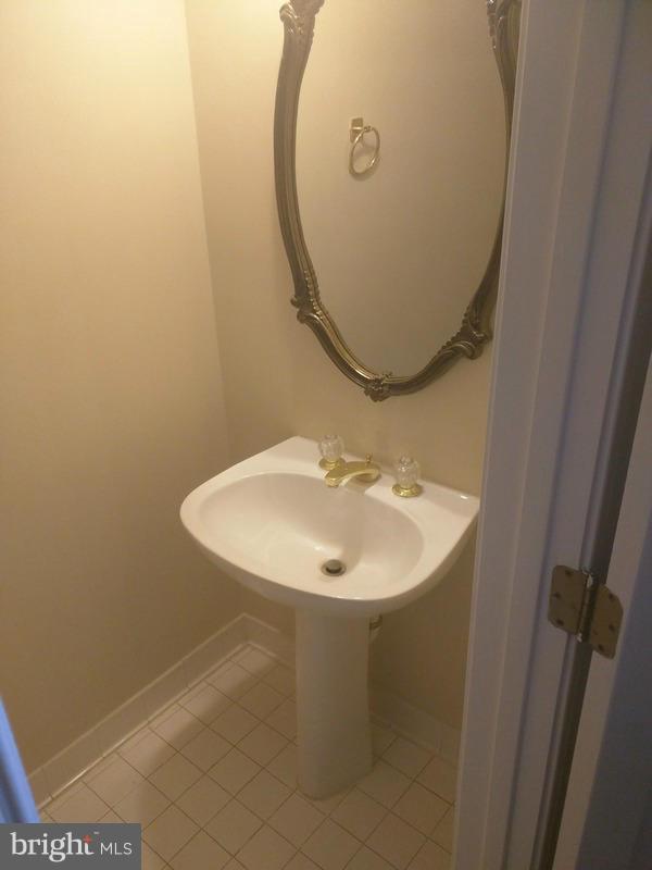 COURTHOUSE STATION - Residential Lease