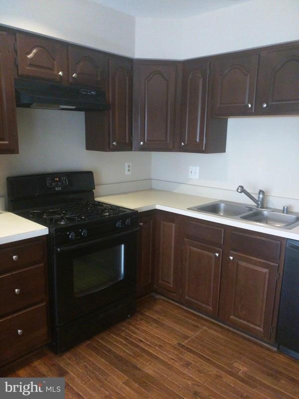 COURTHOUSE STATION - Residential Lease