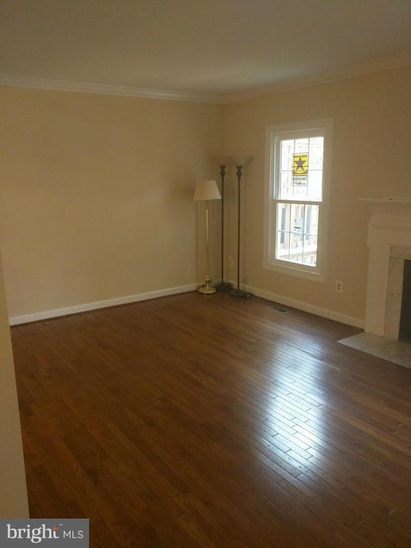 COURTHOUSE STATION - Residential Lease