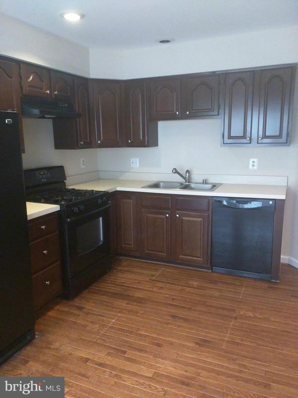 COURTHOUSE STATION - Residential Lease