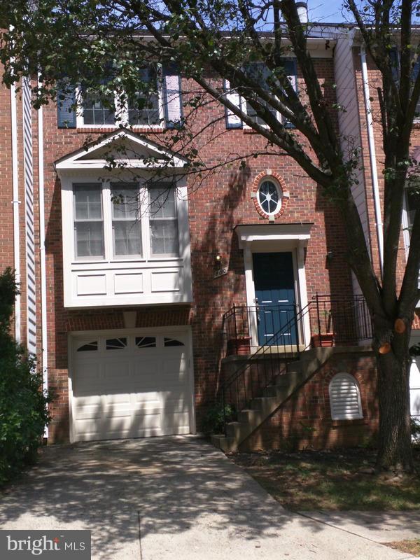 COURTHOUSE STATION - Residential Lease