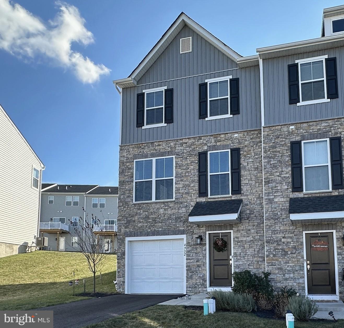 BROOKSIDE COURT AT UPPER SAUCON - Residential