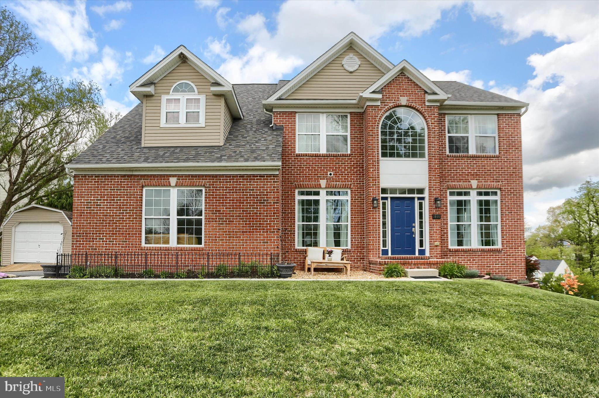 1080 CRANBERRY LANE W
