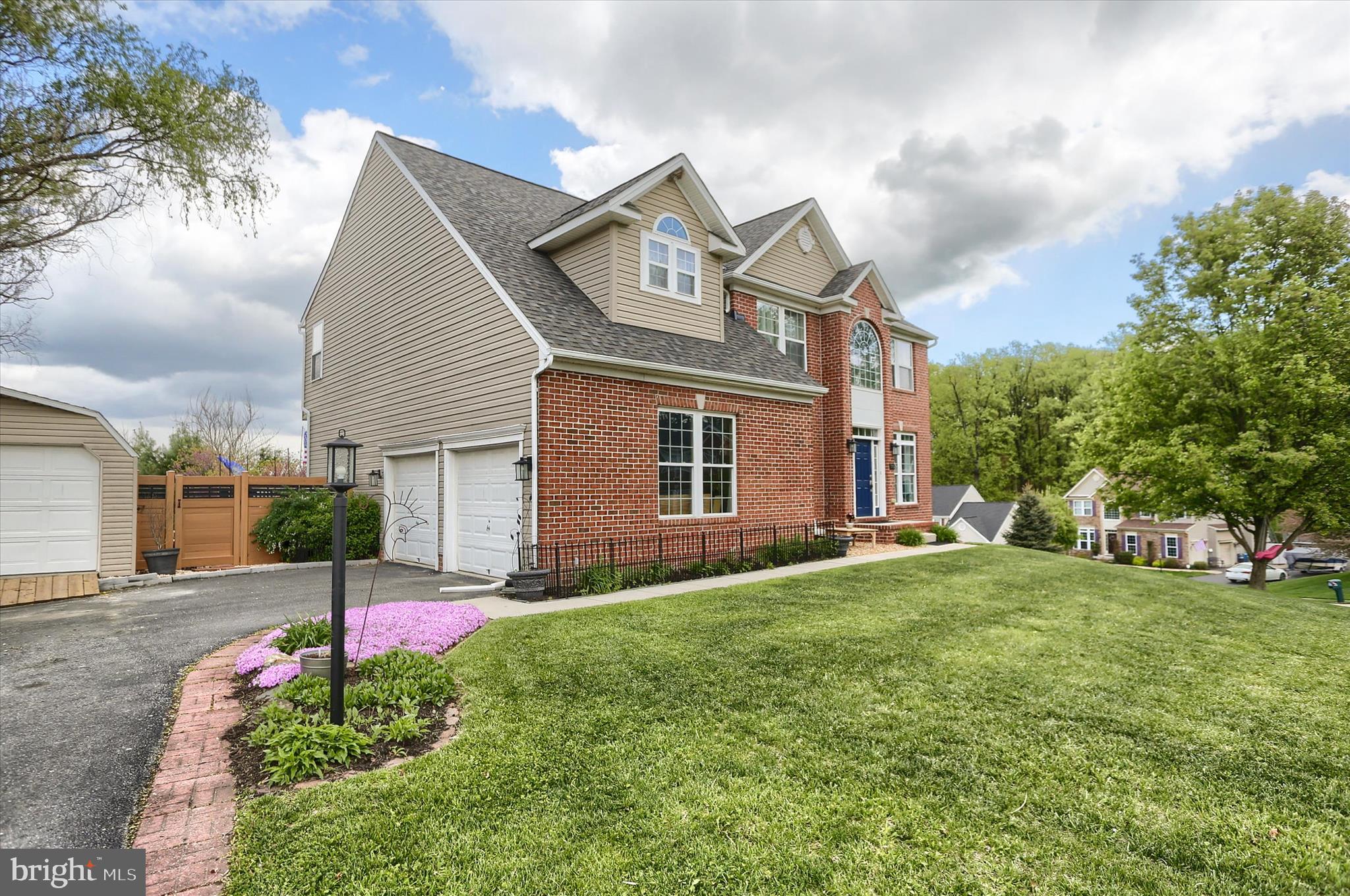 1080 CRANBERRY LANE W
