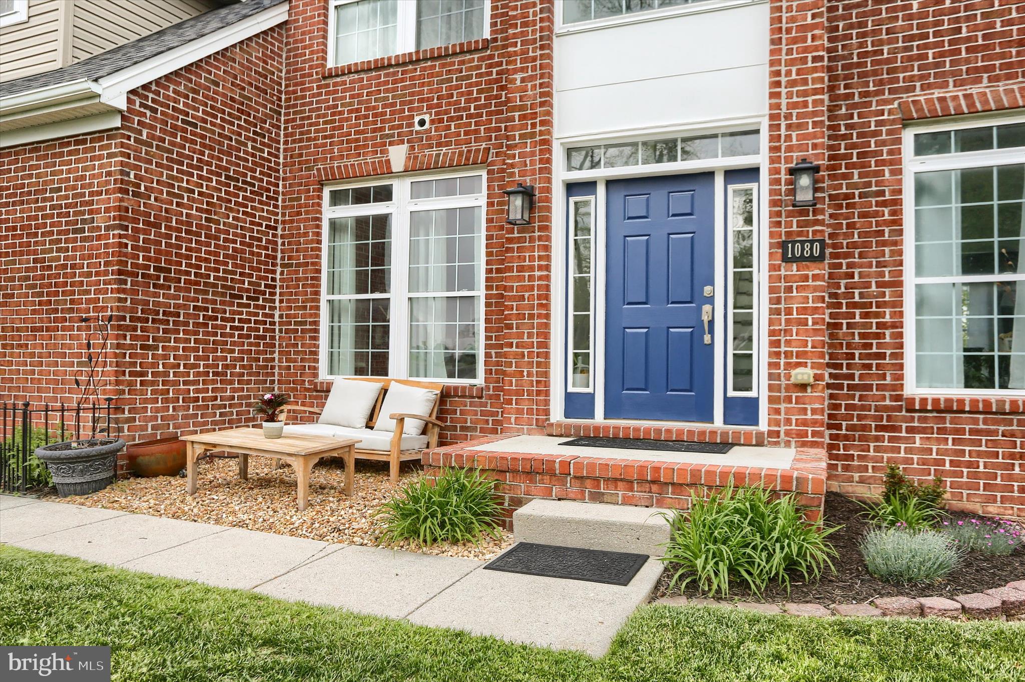 1080 CRANBERRY LANE W