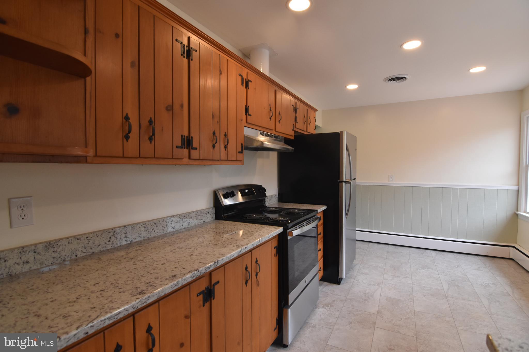 TOWN CREEK - Residential Lease